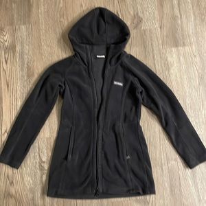 Black Columbia sweatshirt